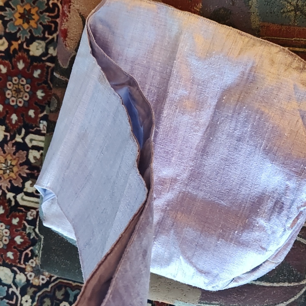 Elegant Lavender Silk Shoulder Tote Bag - Picture 2 of 5